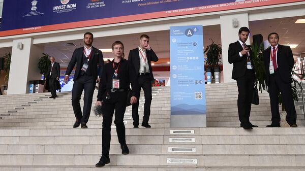 Участники на площадке V Восточного экономического форума во Владивостоке