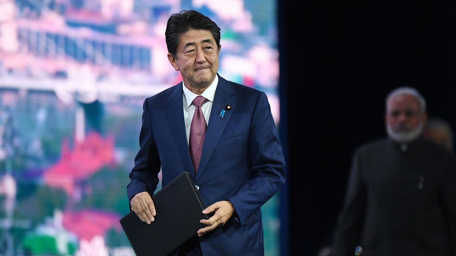 Премьер-министр Японии Синдзо Абэ на пленарном заседании V Восточного экономического форума - РИА Новости, 1920, 05.09.2019