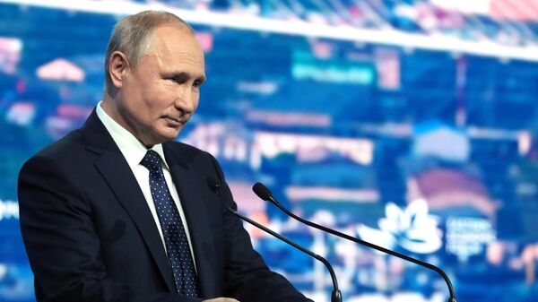 Президент РФ Владимир Путин выступает на пленарном заседании V Восточного экономического форума – 2019 Президент РФ Владимир Путин выступает на пленарном заседании V Восточного экономического форума – 2019