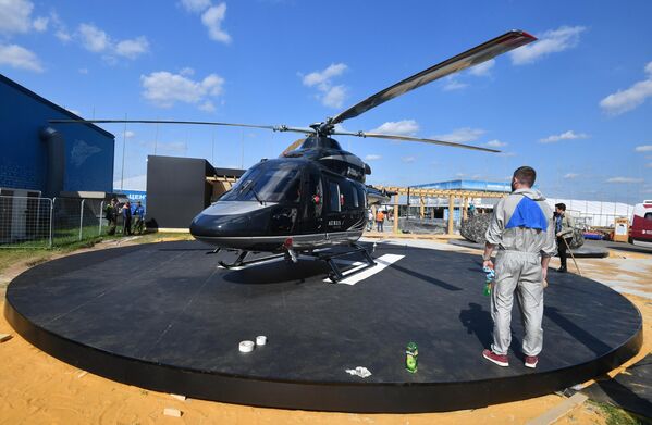 Вертолет Ансат с дизайном в стиле Aurus на выставке, которая откроется в рамках Международного авиационно-космического салона МАКС-2019 в Жуковском
