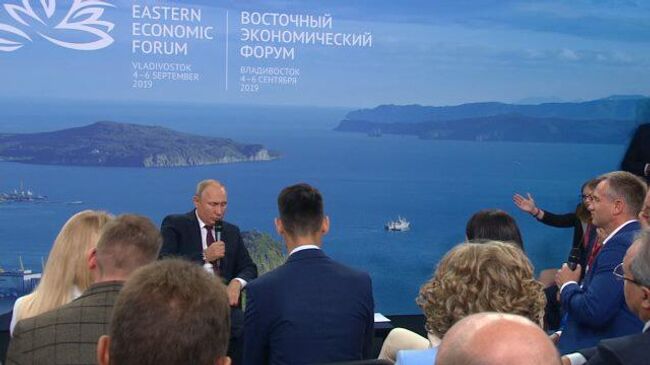 Детям надо помогать: Путин о субсидировании авиаперелетов для детей-инвалидов 