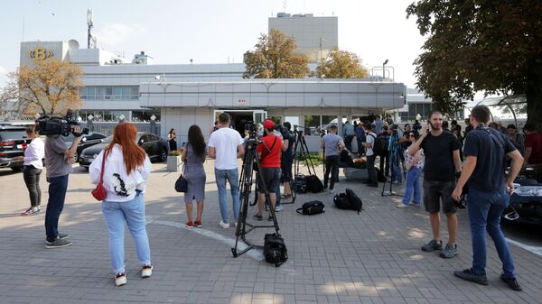Журналисты в аэропорту Борисполя ожидают самолет с украинскими военнослужащими, нарушившими морскую границу России. 7 сентября 2019