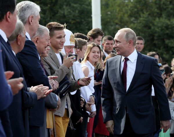 Президент РФ Владимир Путин во время торжественных мероприятий на ВДНХ, посвящённых празднованию Дня города Москвы
