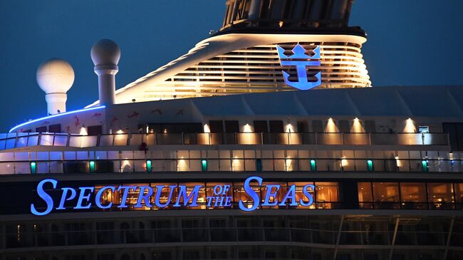 Круизный лайнер Spectrum of the Seas п