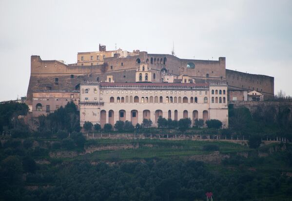 Крепость Кастель-дель-Ово в Неаполе