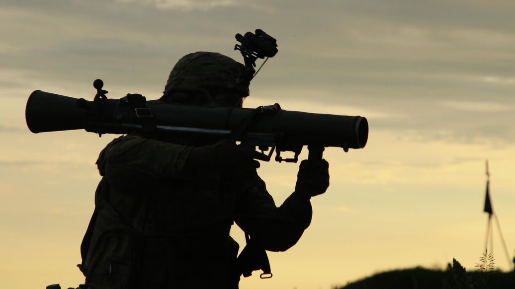 © U.S. Army  / Spc. Jospeh Knoch<br>Военнослужащий с противотанковой ракетной системой. Архивное фото