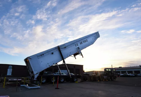 Транспортно-заряжающая машина межконтинентальной баллистической ракеты Minuteman III армии США