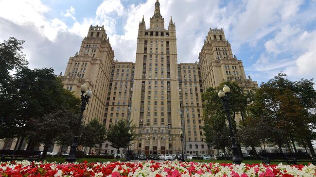 Высотное здание на Кудринской площади в Москве