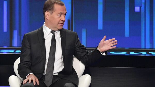 Председатель правительства Дмитрий Медведев принимает участие в программе Диалог на канале Россия 24
