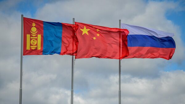Флаги Монголии, Китая и России