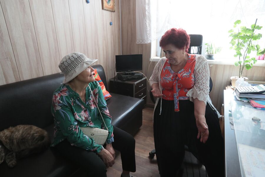 Татьяна Головчинер с местной жительницей