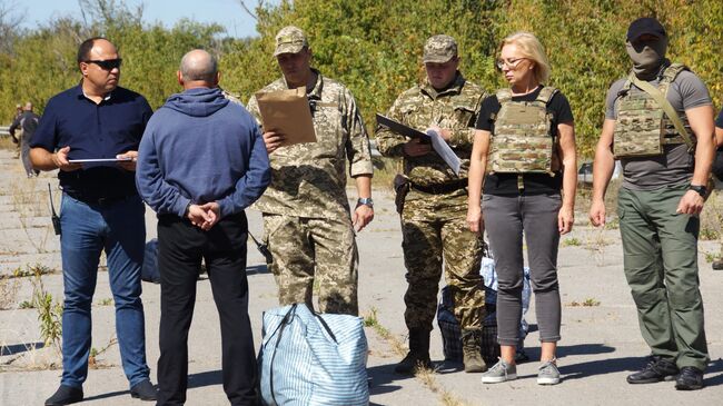 Передача представителям Украины представителями ЛНР заключенных, осужденных до 2014 года и выразивших желание отбывать наказание на подконтрольной Киеву территории