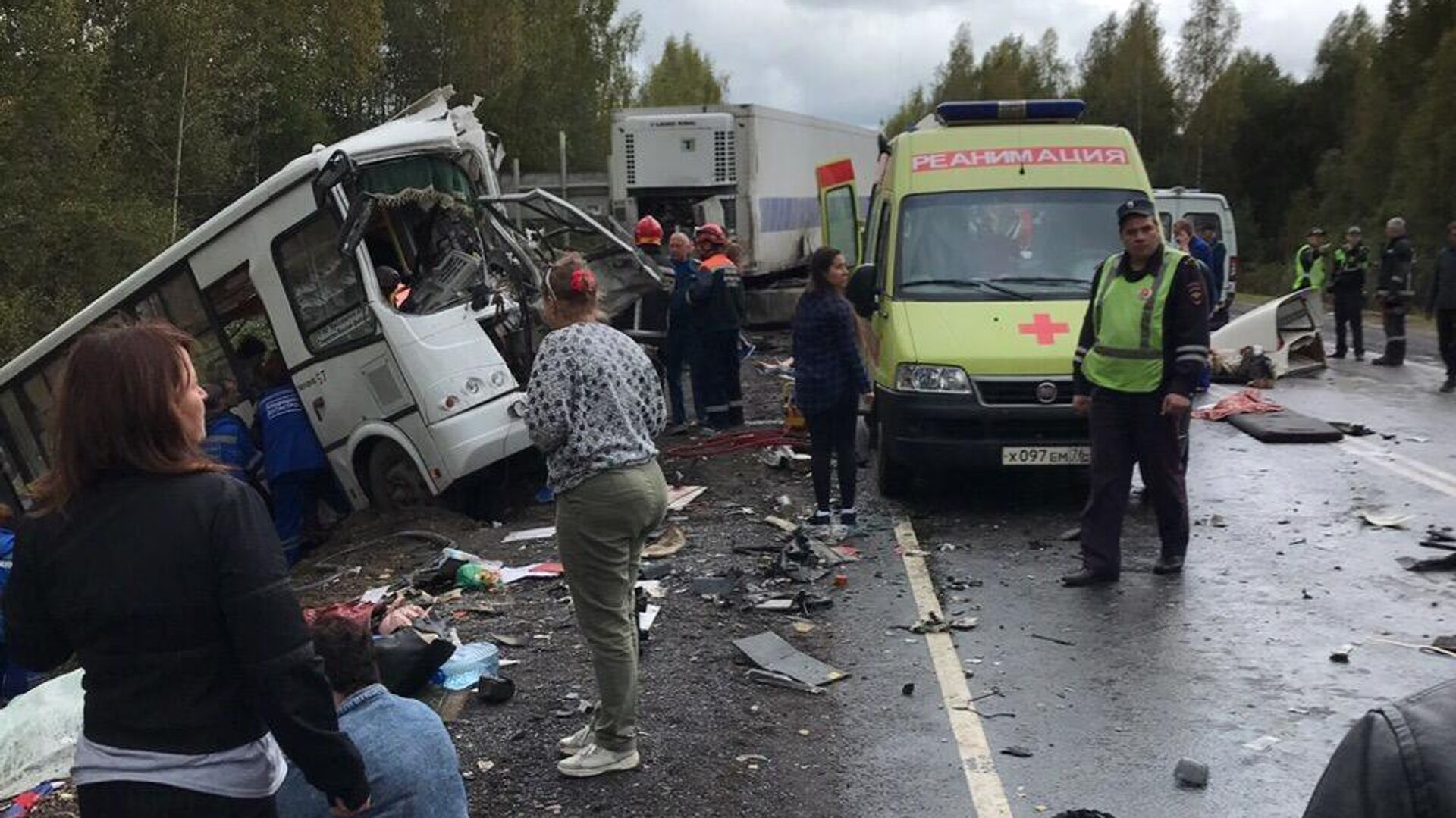 ДТП под Ярославлем произошло из-за грузовика, сообщили в ГИБДД - РИА  Новости, 14.09.2019