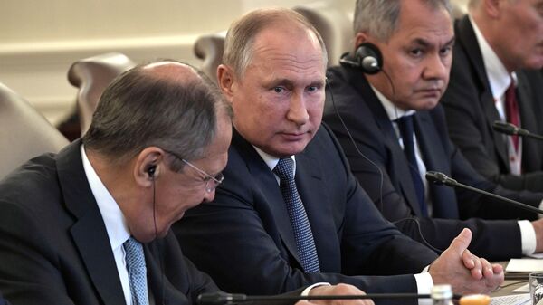 Президент РФ Владимир Путин во время российско-турецких переговоров в расширенном составе