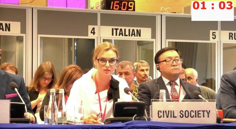 Главный редактор Крымской газеты Мария Волконская на совещании по рассмотрению выполнения обязательств в области человеческого измерения ОБСЕ. 16 сентября 2019 Главный редактор Крымской газеты Мария Волконская на совещании по рассмотрению выполнения обязательств в области человеческого измерения ОБСЕ. 16 сентября 2019