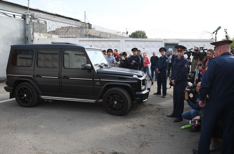 Футболистов П. Мамаева и А. Кокорина освободили из колонии по УДО