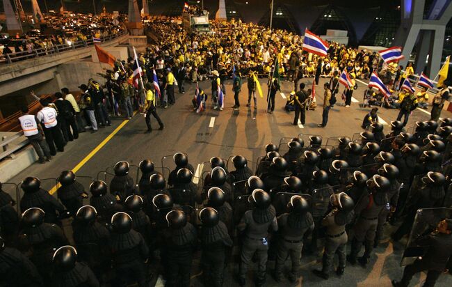 Антиправительственная акция протеста в аэропорту Суварнабхуми в Таиланде