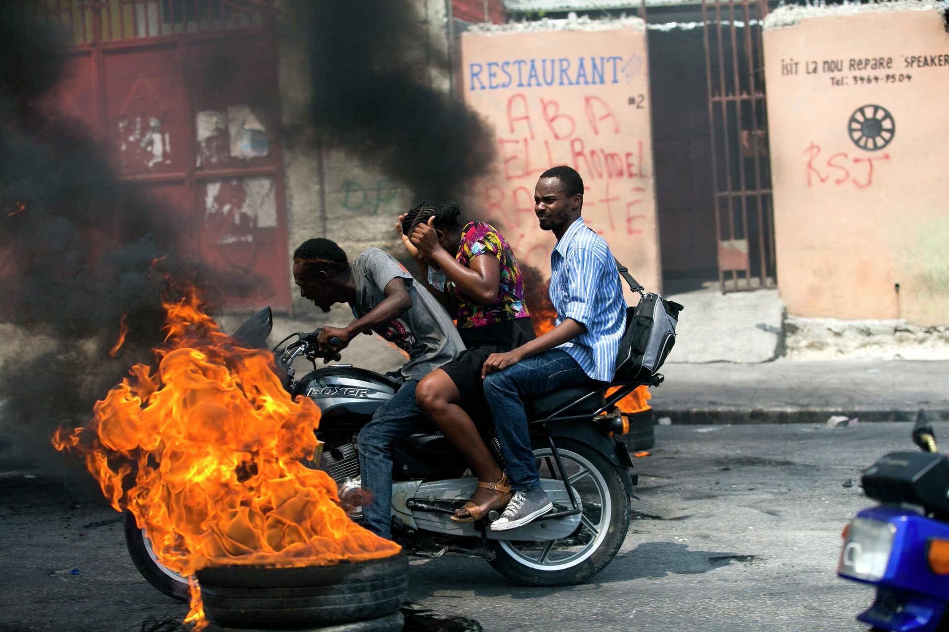 Акция протеста из-за нехватки топлива в Порт-о-Пренсе, Гаити - РИА Новости, 1920, 13.03.2024