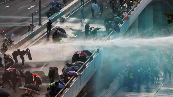 Акция протеста возле Центрального правительственного комплекса в Гонконге, Китай