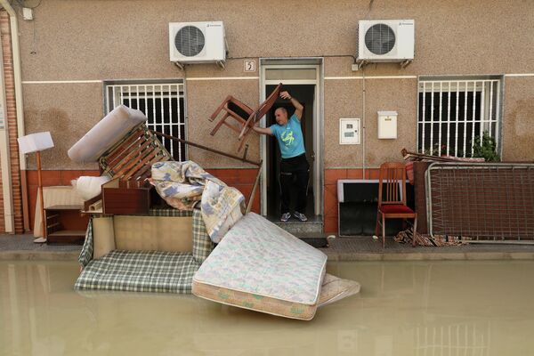 Последствия проливных дождей Альморади, Испания 