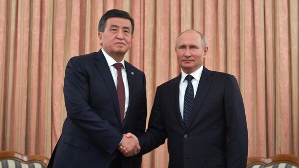 Президент РФ Владимир Путин и президент Киргизской Республики Сооронбай Жээнбеков