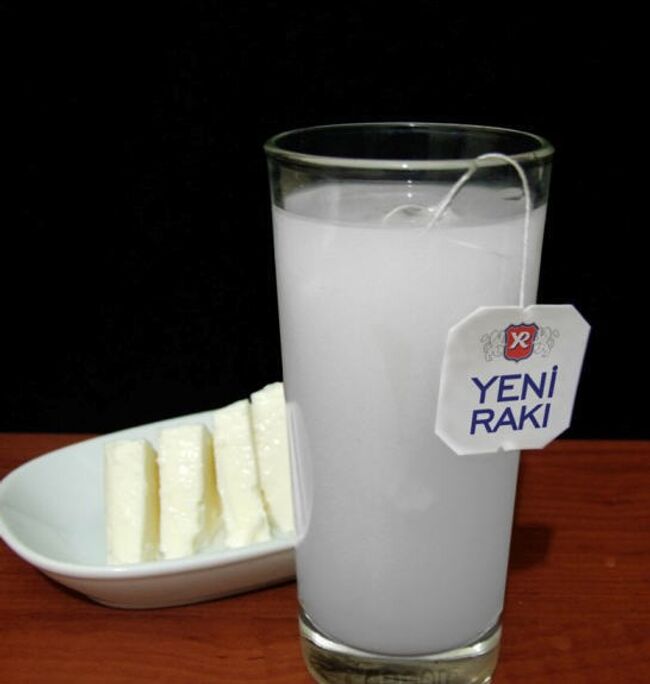 Анисовая водка Yeni Raki