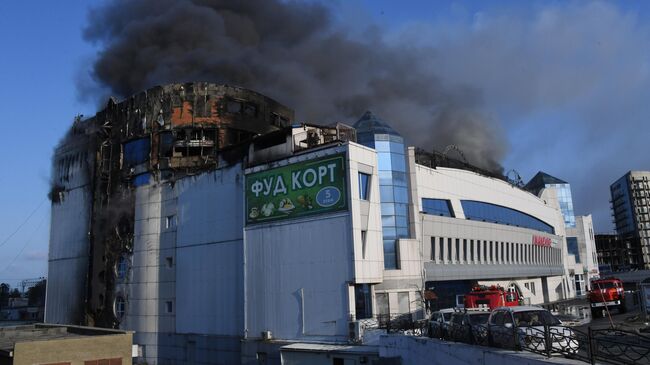 Пожар в ТЦ Максим во Владивостоке