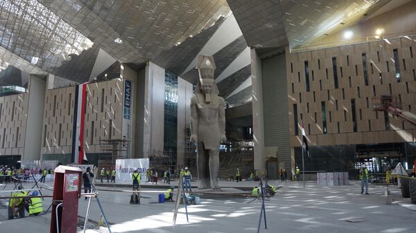 Завершение строительства Большого египетского музея у пирамид Гизы