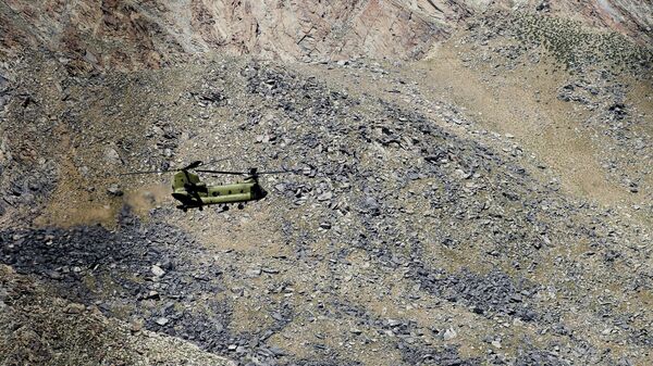 Американский военный вертолет CH-47 Chinook в Афганистане