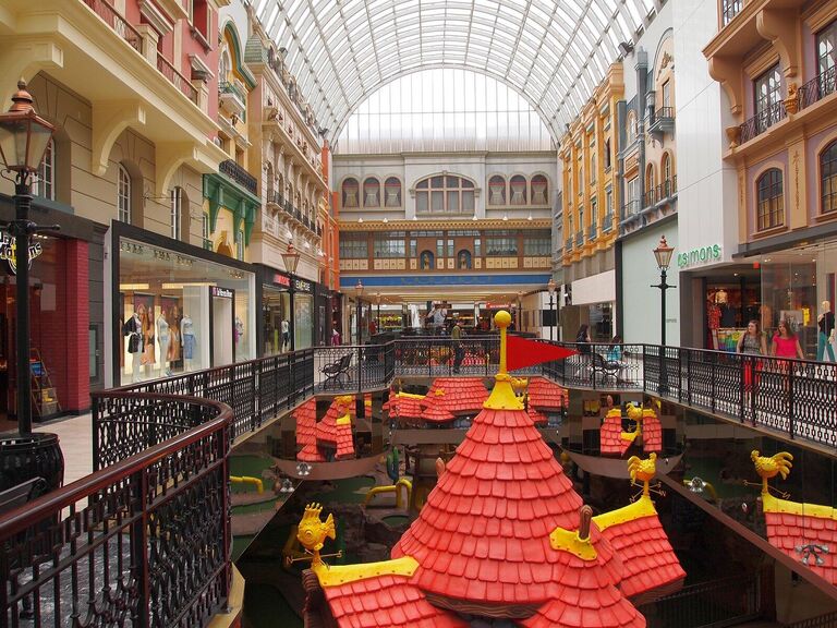 Торговый центр West Edmonton Mall в Канаде