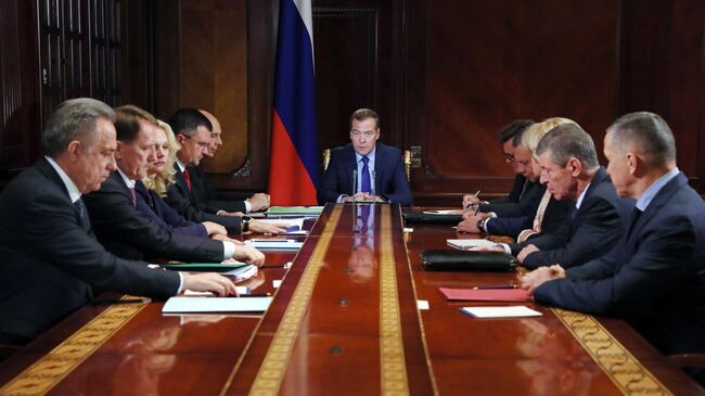 Председатель правительства РФ Дмитрий Медведев проводит совещание с вице-премьерами РФ.  23 сентября 2019
