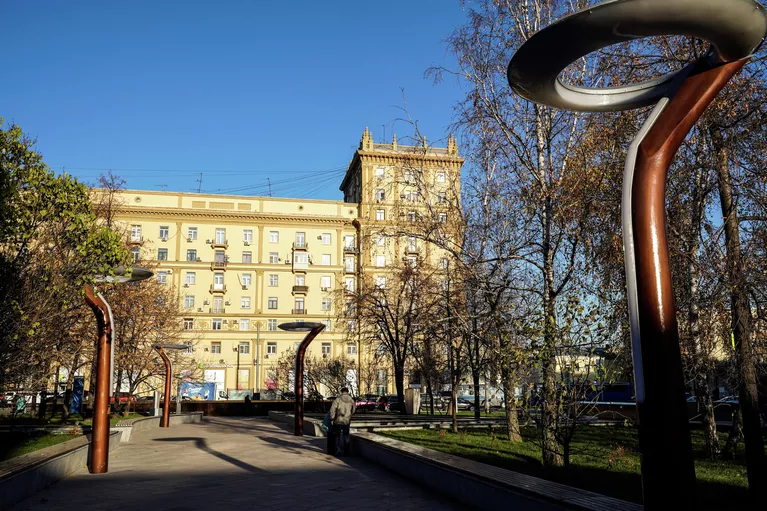Фонари на площади Цезаря Куникова в Москве Фонари на площади Цезаря Куникова в Москве