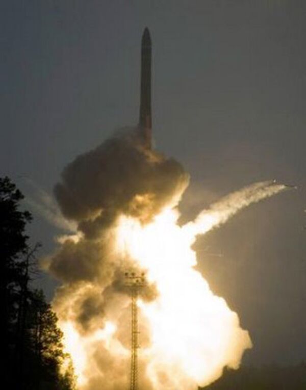 Ракета-носитель РС-20 с иностранными спутниками стартовала с Байконура