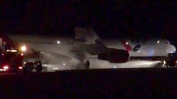 Жесткая посадка самолета Боинг 767-300 в аэропорту Барнаула