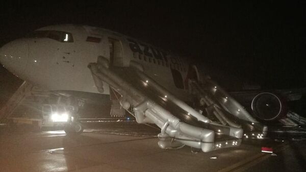 На месте жесткой посадки самолета Боинг 767-300 в аэропорту Барнаула