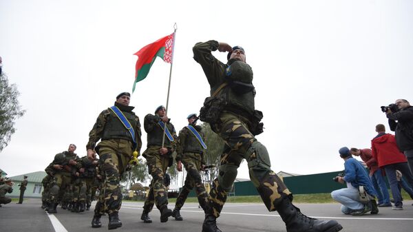 Военнослужащие подразделения Вооруженных сил Белоруссии, входящего в состав Коллективных миротворческих сил