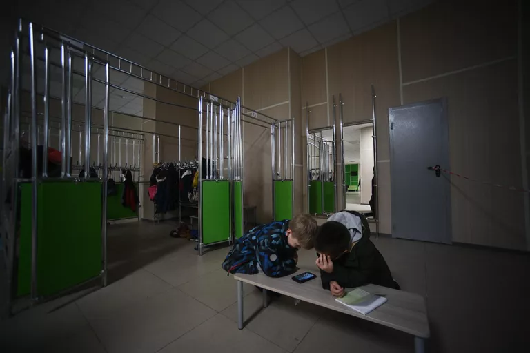 ГБОУ Школа №2070, гардеробная зона.