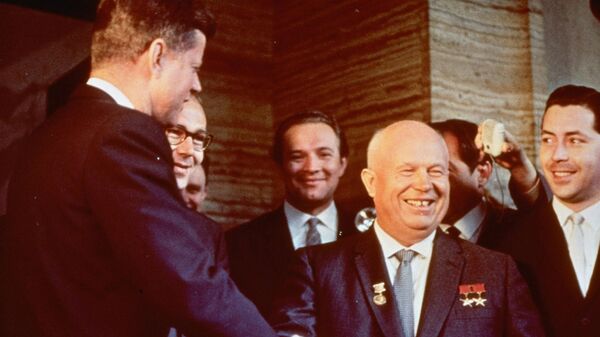 Президент США Джон Кеннеди и Председатель Совета Министров СССР Никита Хрущев в Вене, 1961 год