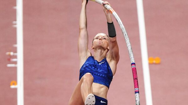 Российская спортсменка Анжелика Сидорова в квалификационных соревнованиях по прыжкам с шестом среди женщин на чемпионате мира по легкой атлетике 2019 в Дохе.