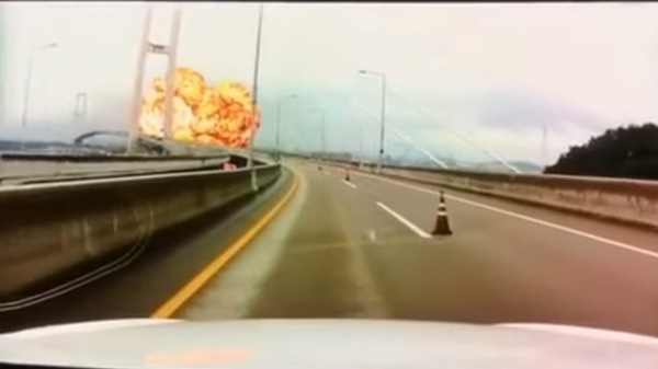 Момент взрыва на судне в Южной Корее попал на видео
