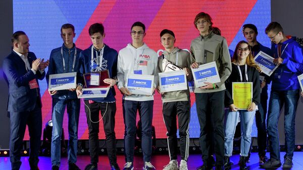 Финалисты школьного хакатона в рамках финала конкурса Цифровой прорыв в Татарстане