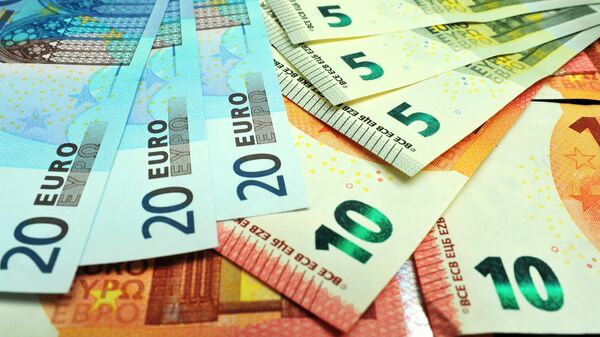 Официальный курс евро на пятницу вырос до 87 рублей - РИА Новости,  19.03.2020
