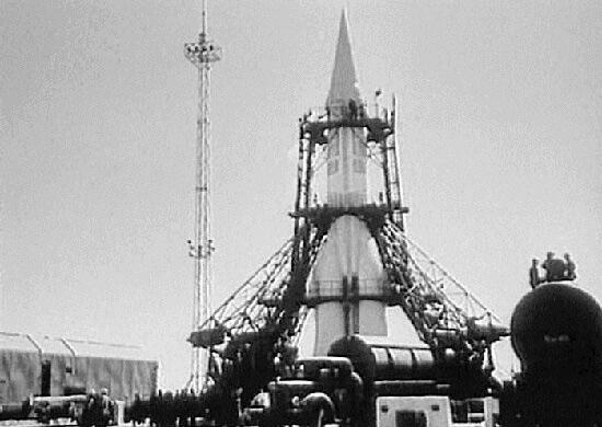 Первый пуск межконтинентальной баллистической двухступенчатой ракеты Р-7 - РИА Новости, 1920, 13.12.2022