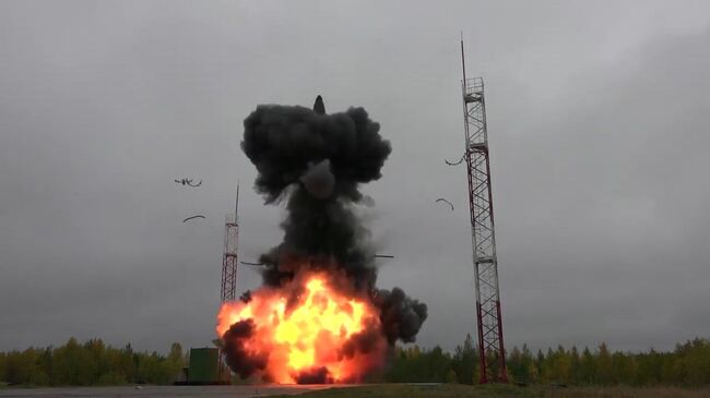 Учебно-боевой пуск баллистической ракеты Тополь-М