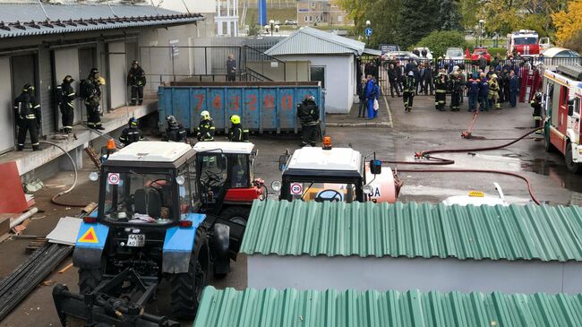 Обстановка на месте возгорания в подвале склада рядом с гостиницей Гамма-Дельта в Измайлово