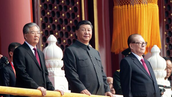 Председатель КНР Си Цзиньпин (в центре) на военном параде в Пекине. Архивное фото