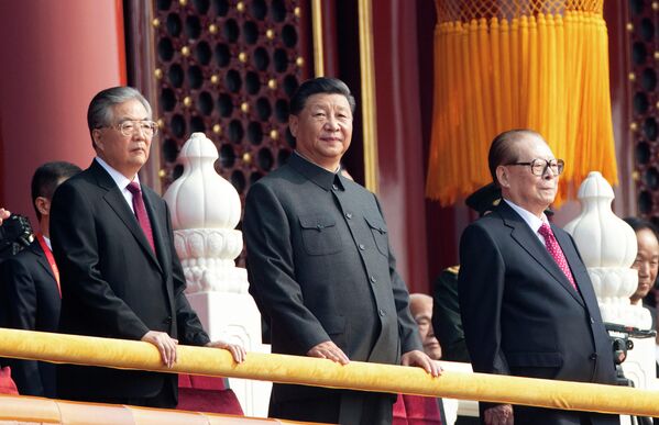 Председатель Китайской Народной Республики Си Цзиньпин на военном параде, приуроченном к 70-летию образования Китая, в Пекине