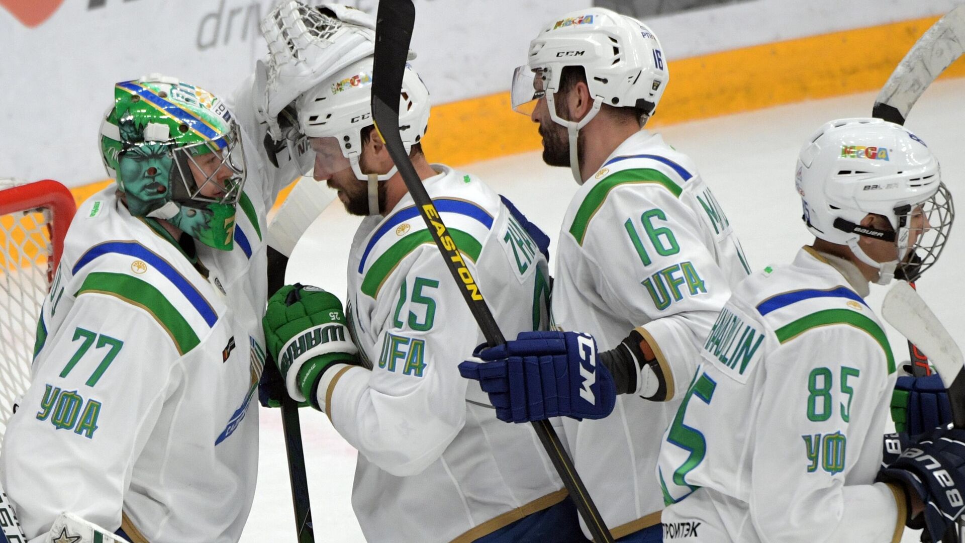 Хоккеисты Салавата Юлаева Хоккеисты Салавата Юлаева - РИА Новости, 1920, 27.03.2025