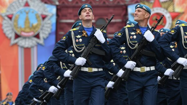 Парадный расчет Воздушно-космических сил на генеральной репетиции военного парада на Красной площади 