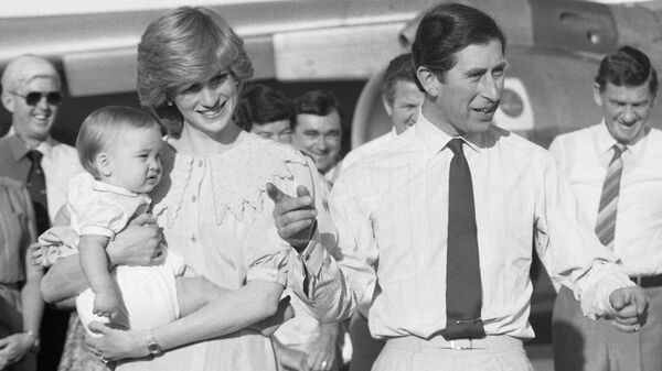 Принц Чарльз и Диана со своим сыном Принцем Уильямом во время визита в Австралию